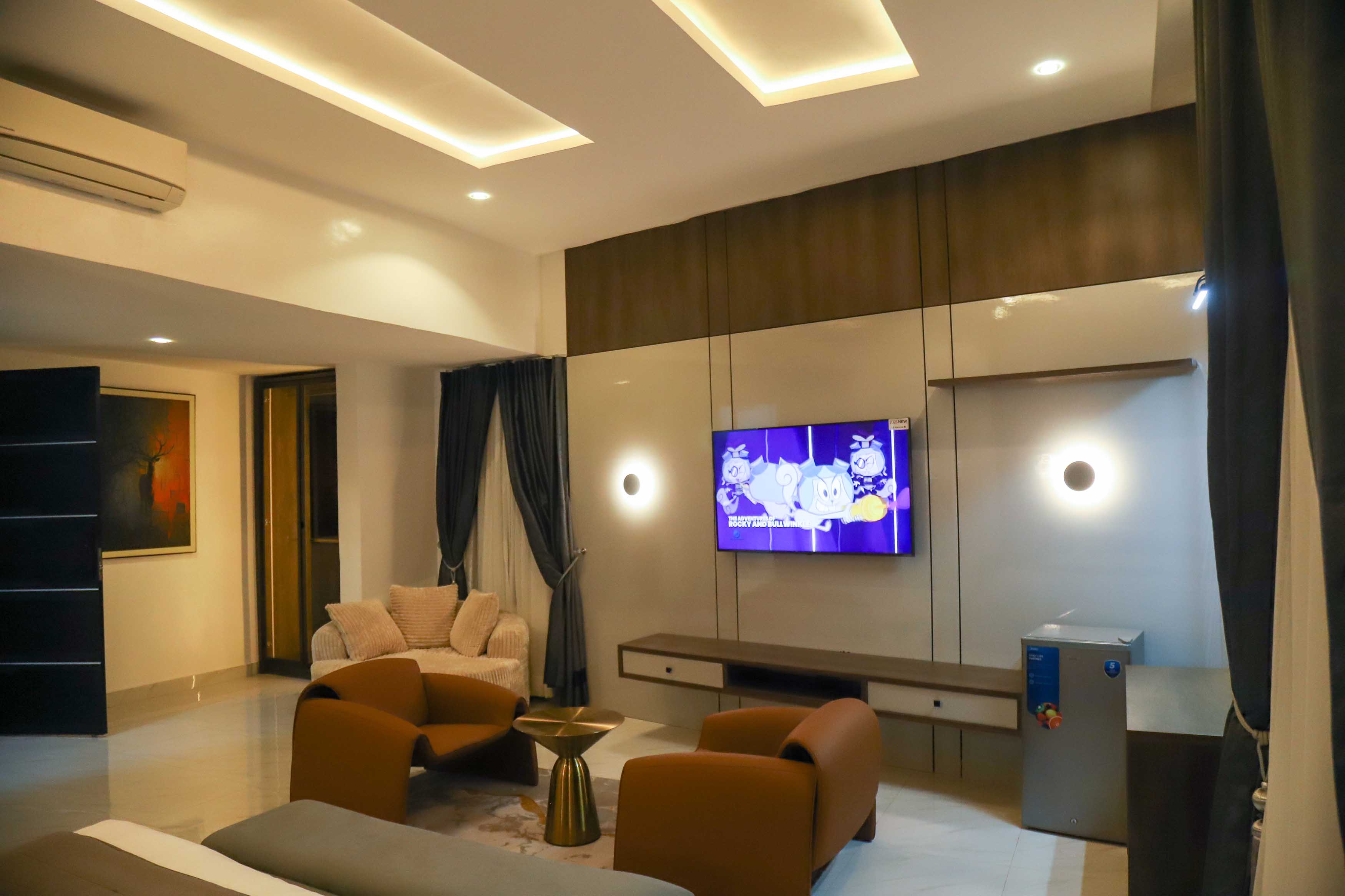 Emilton Executive image